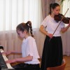 M.K. Oginskio polonezą atlieka Eglė Bertauskaitė (smuikas), Karina Čiuželytė (fortepijonas) – Rietavo M. K. Oginskio muzikos mokyklos moksleivės